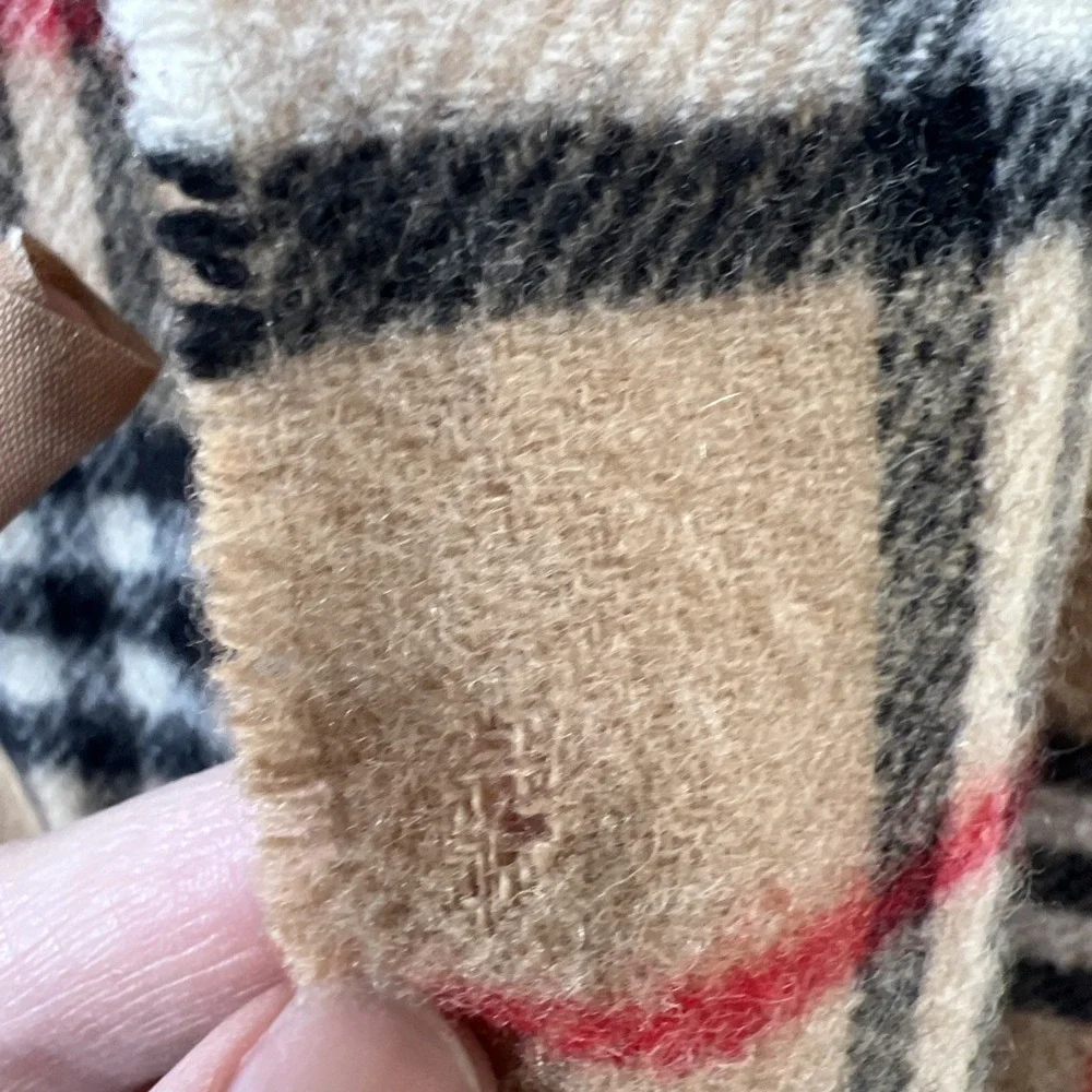 Burberry Lambswool Womens Scarf Size OS Beige Classic Check Timeless Luxury FLAW